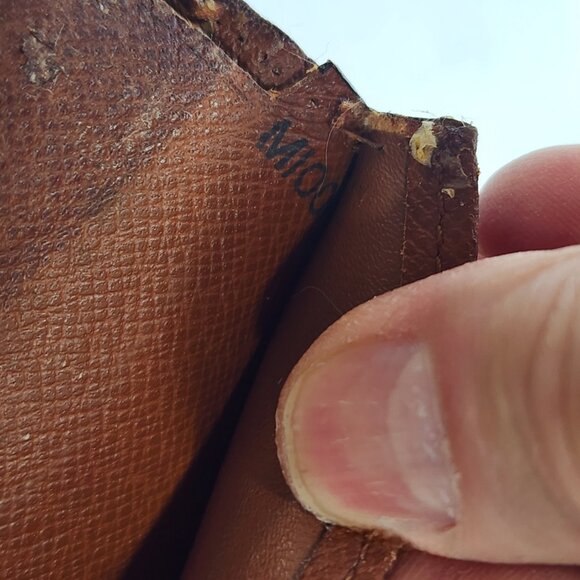 Vintage Louis Vuitton Hand Painted Red Roses Wallet - Picture 8 of 9